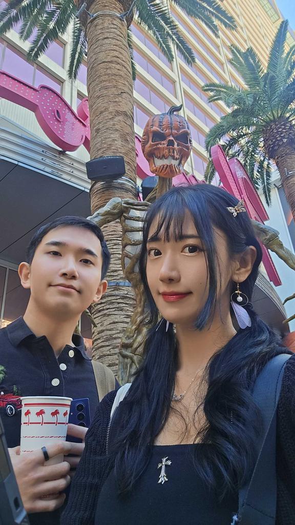 Hey! Finally arrived hainan and ready to explore soon with my brother ! Woohoooo