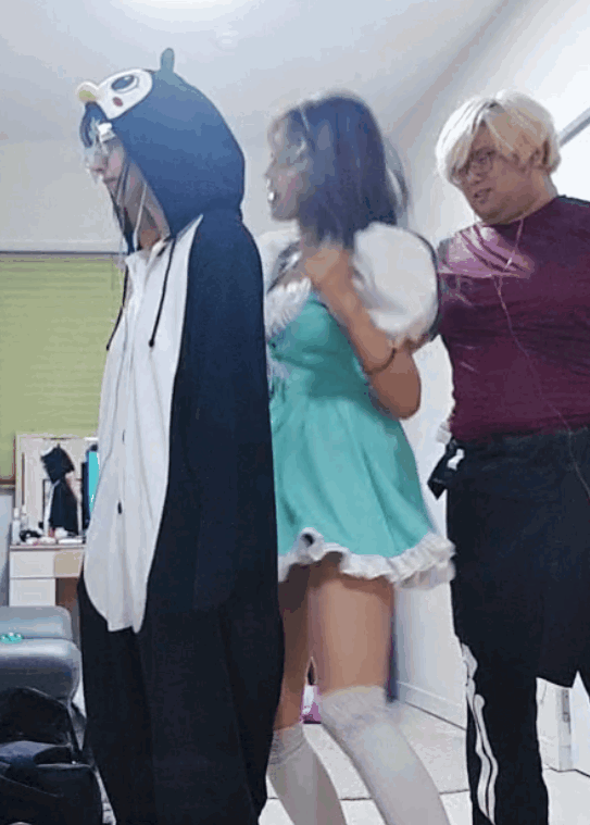 Jinny vs Yuni Dancing