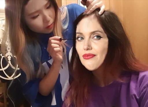 "Make me look like Angelina Jolie"