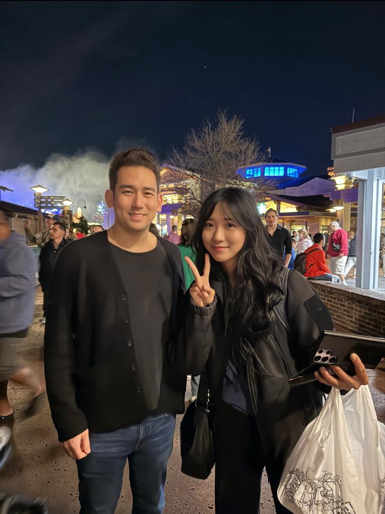 It was so cool meeting Jinny in person. She was streaming I 