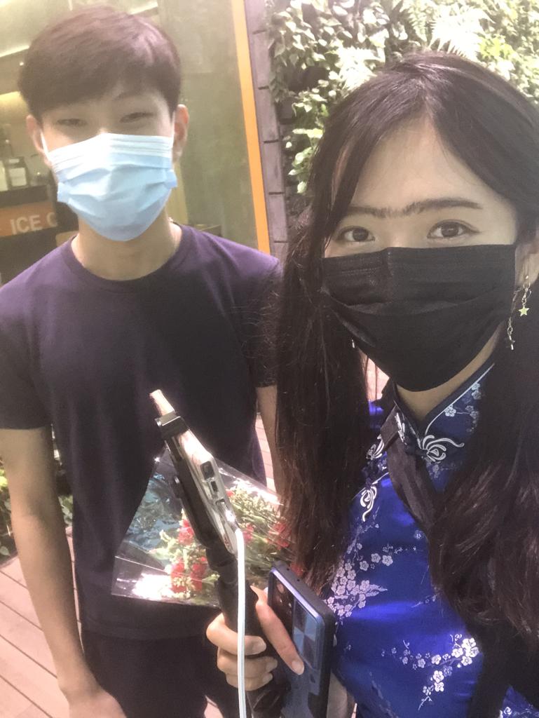 PogU first time meeting a streamer IRL, thanks Jinny for the